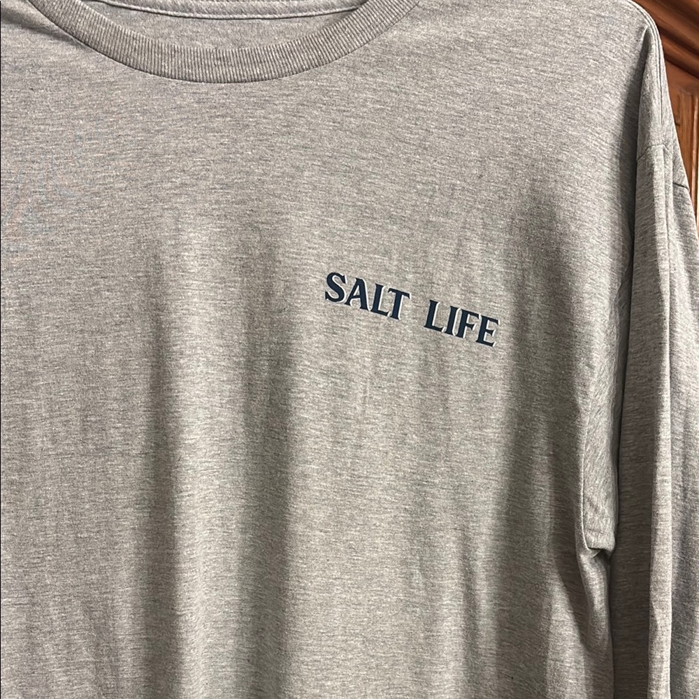 Men’s NWT Size Large Salt Life  Long sleeve tee .